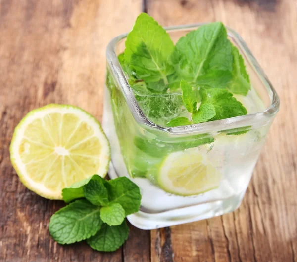 Fresh mojito closeup — Stock Photo, Image