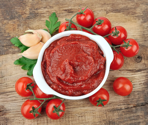 Tomatoes paste