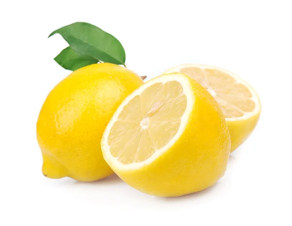 有叶子的柠檬 — 图库照片