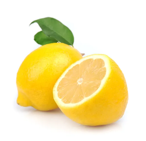 Limón con hojas —  Fotos de Stock