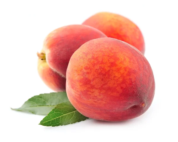 Peach with leaves — Stock Photo, Image