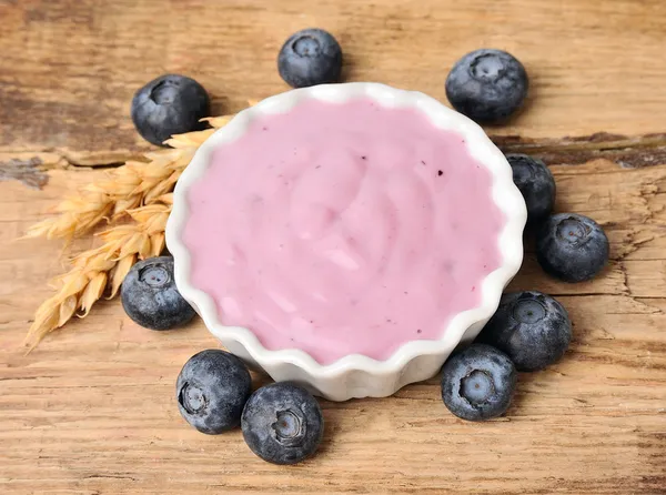 酸奶的莓果 — 图库照片