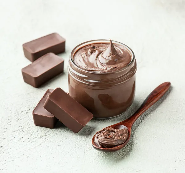 Chocolade Crème Met Chocolade Betonnen Ondergronden — Stockfoto