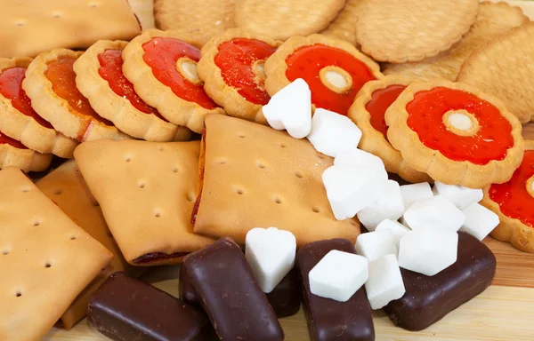 Различные печенье и конфеты — стоковое фото
