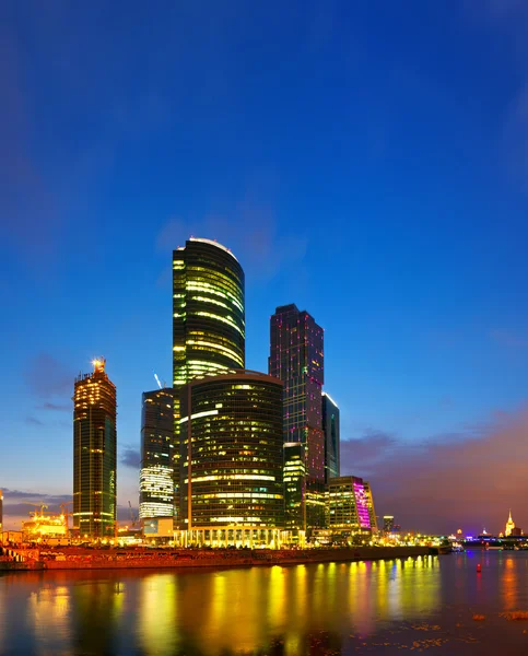 Moskva city byggnader i sommarmorgon — Stockfoto