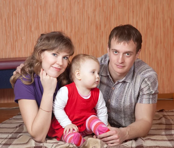 Familia en casa — Foto de Stock