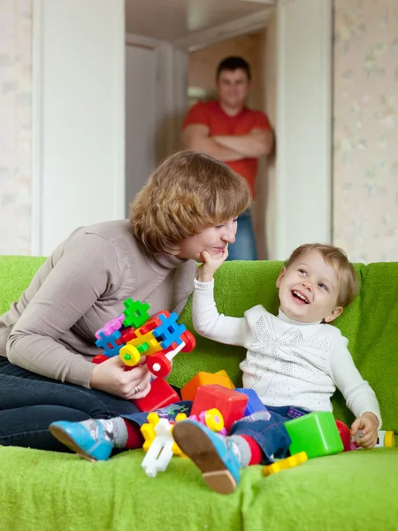 Gelukkig moeder en baby — Stockfoto