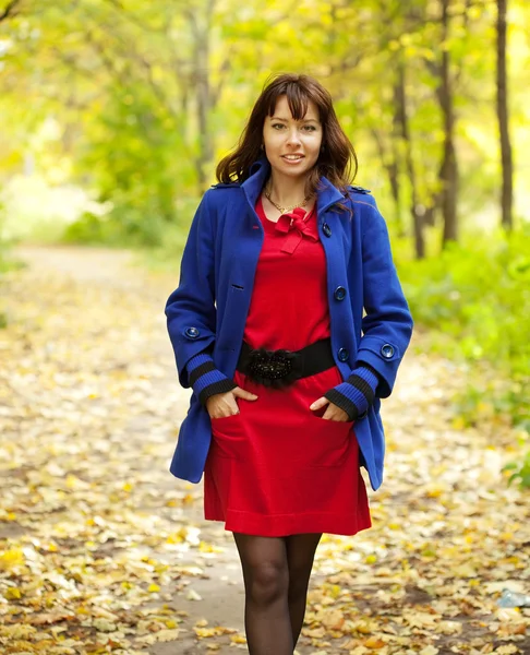 Outdoor Portret van vrouw — Stockfoto