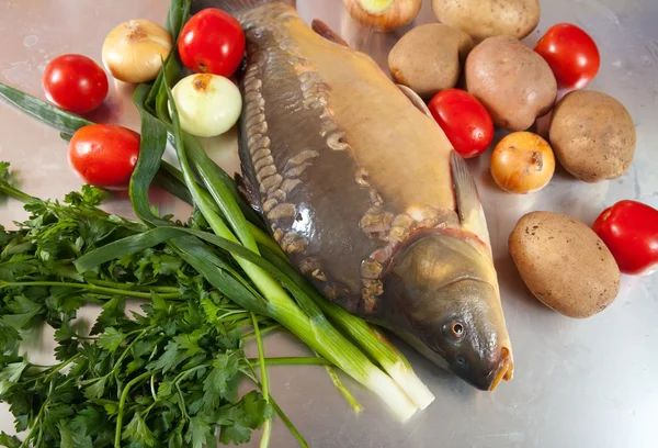 鯉魚と野菜 — ストック写真