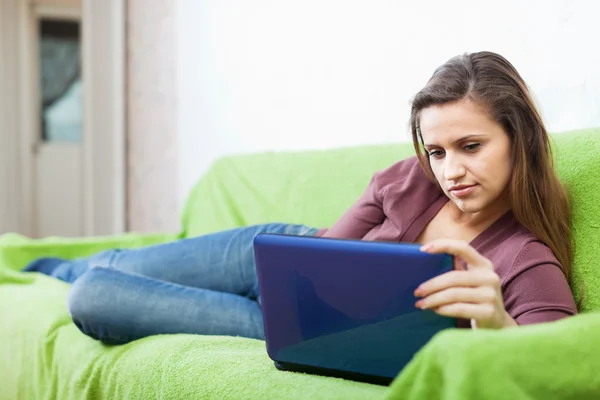 Woman with netbook — Stock Photo, Image