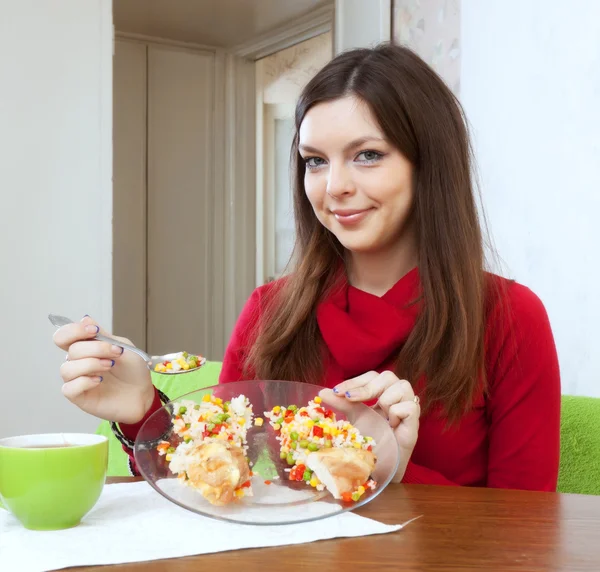 Woman shared lunch in half — Stock Photo, Image