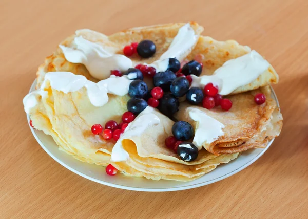 Plate with pancakes — Stock Photo, Image