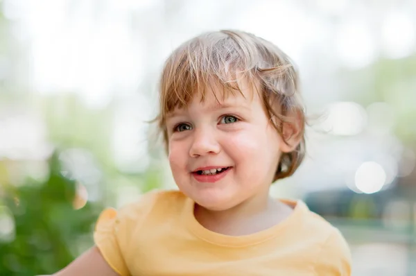 2 Jahre Mädchen — Stockfoto