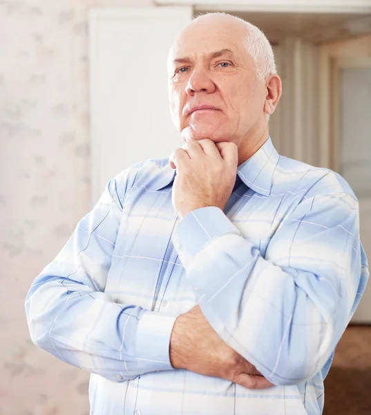 Vemodigt gråhårig man — Stockfoto