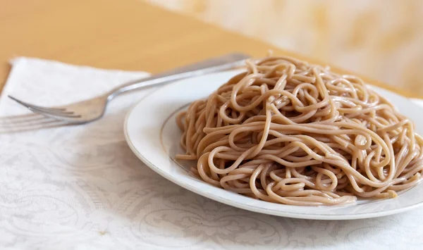 Karabuğday spagetti makarna — Stok fotoğraf