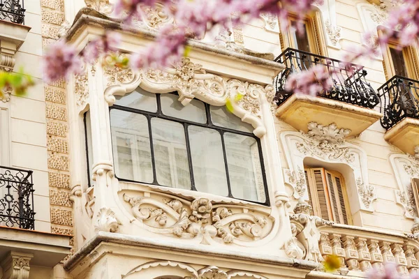 Picturesque house in Madrid in spring — Stock Photo, Image