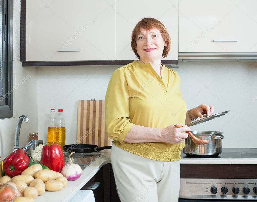 Зрелые случай на кухне порнушка