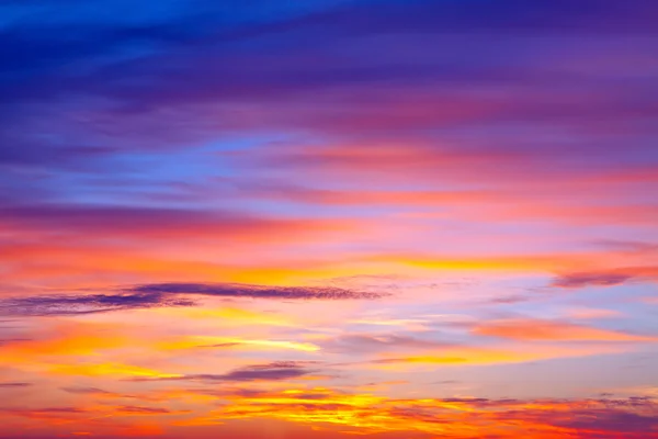 Céu bonito ao nascer do sol — Fotografia de Stock