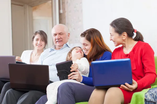 Family with laptops — Stock Photo, Image