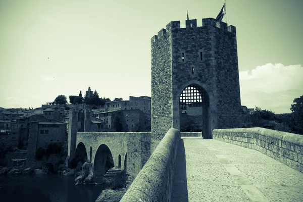 Puerta medieval de la ciudad. Imitación de la imagen antigua — Foto de Stock