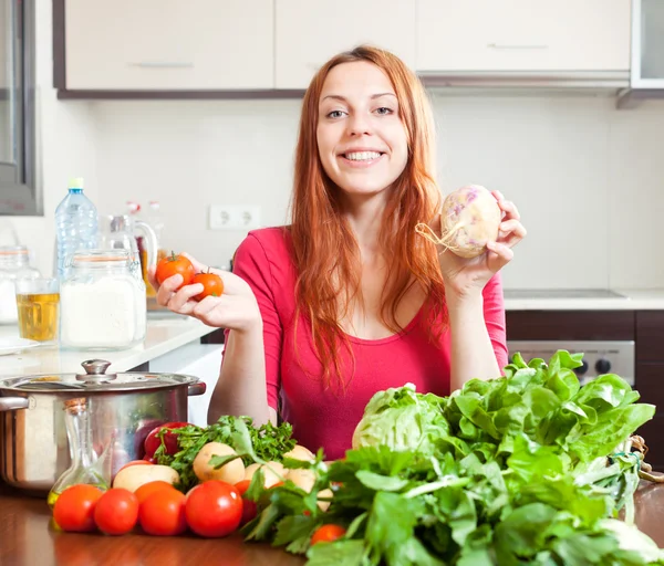 Donna in cucina — Foto Stock