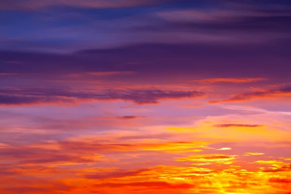 Céu nublado ao amanhecer — Fotografia de Stock