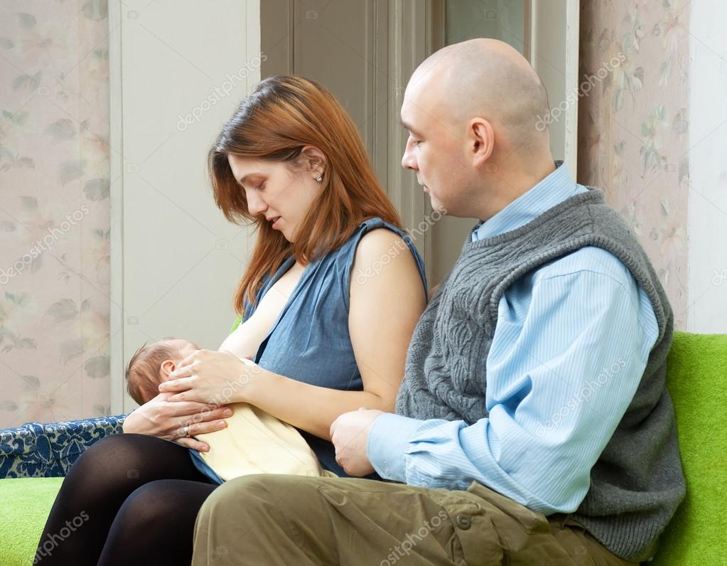 Anne emzirme yeni doğan bebek Stok fotoğrafçılık ©Jim_Filim