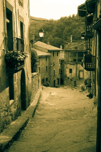 Retro foto van middeleeuwse Catalaanse dorp — Stockfoto