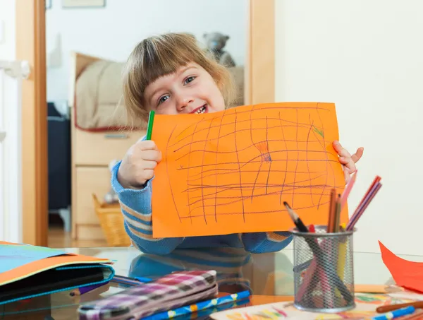 Drie jaar oude kind tekenen — Stockfoto