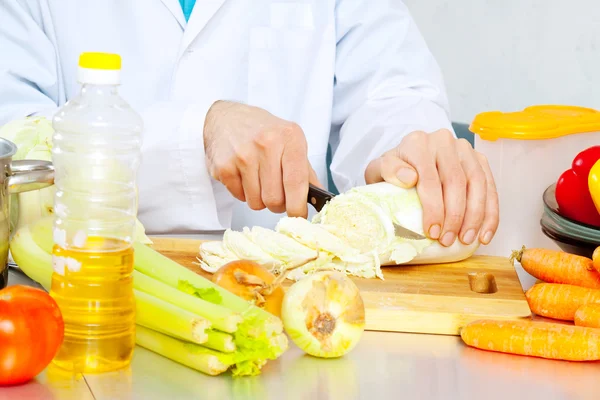 Chef cooking salad — Stock Photo, Image