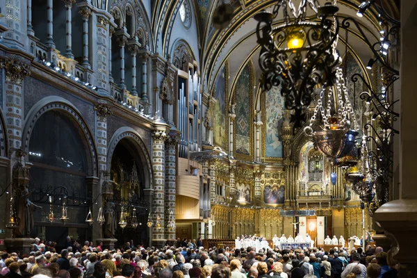 Basílica no mosteiro Montserrat . — Fotografia de Stock