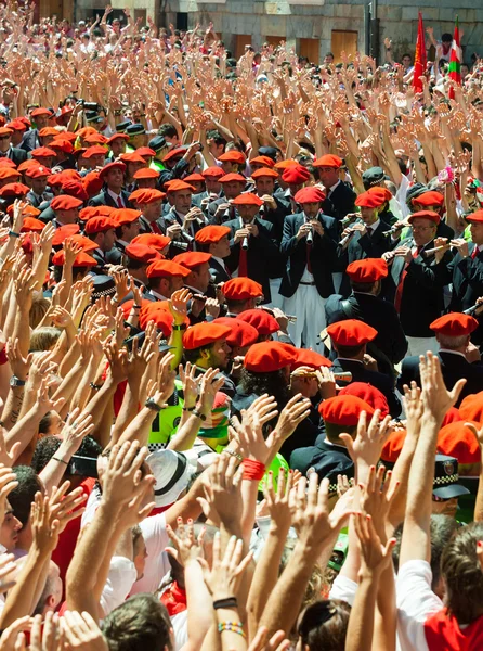 Municipal Orchestra plays in the square as a sign of the beginni — Stock Photo, Image