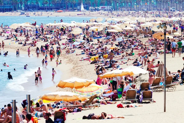 Vue sur la plage de Barceloneta — Photo