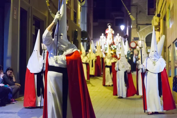 Procesión nocturna durante la Semana Santa — Foto de Stock