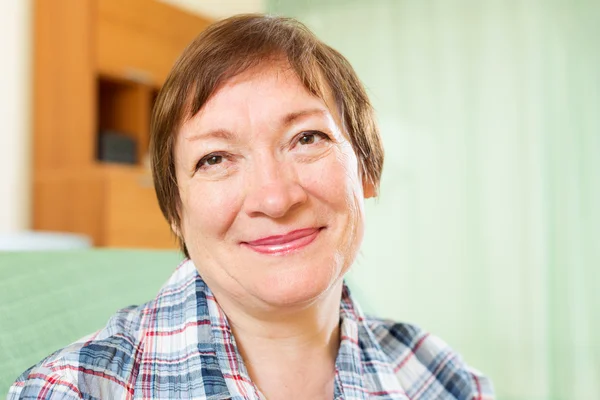 Mujer madura feliz — Foto de Stock