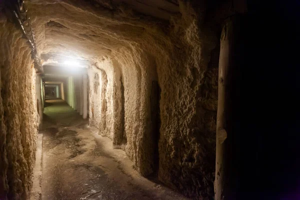 Stary tunel w kopalni górskiej — Zdjęcie stockowe