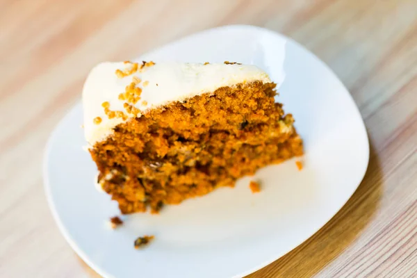 Pedazo de pastel de zanahoria — Foto de Stock