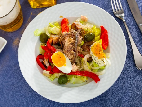 Salada tradicional de Chateau. Cozinha espanhola — Fotografia de Stock