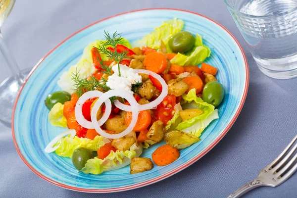 Fırında sebzeli lezzetli salata. — Stok fotoğraf