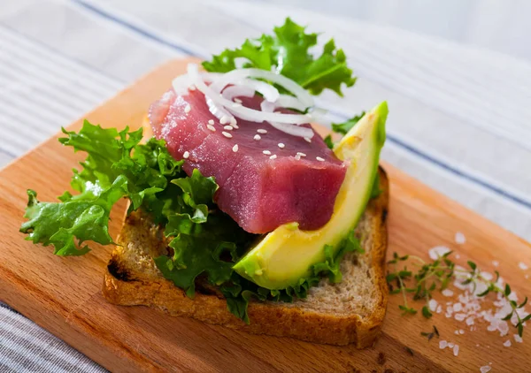 Toast with tuna and avocado