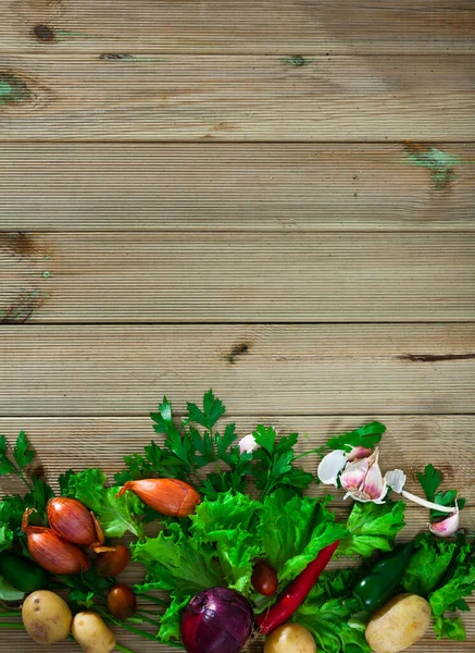 Fondo natural con verduras frescas — Foto de Stock