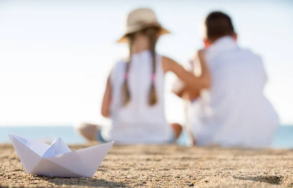 Carta barca spiaggia — Foto Stock