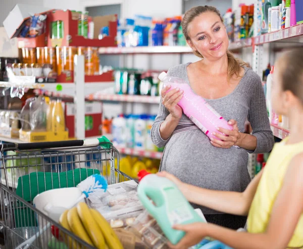 Shopping in the department of household chemicals — Stock Photo, Image