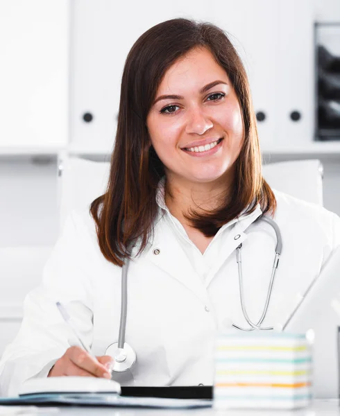 Médico pronto para clientes — Fotografia de Stock