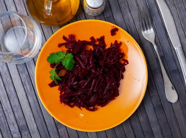 Traditional salad of Russian cuisine from beetroot — Stock Photo, Image