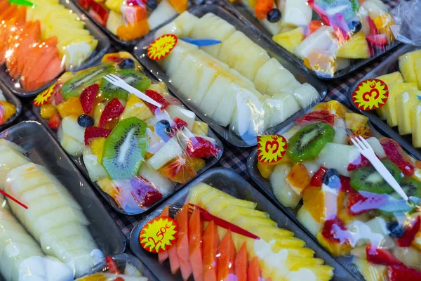 Mixed cut fruits packed for sale — Stock Photo, Image