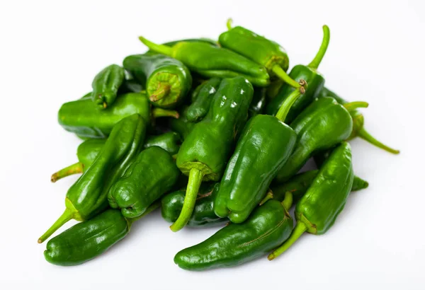 Close Van Veel Verse Groene Paprika Houten Ondergrond Gezond Voedingsconcept — Stockfoto