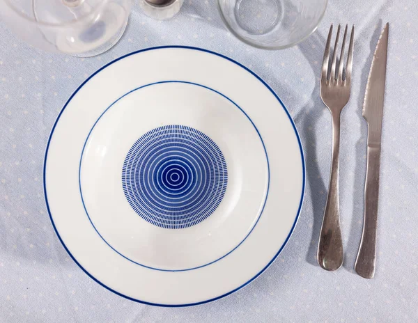 Empty Plate Knife Fork Served Table — Stock Photo, Image