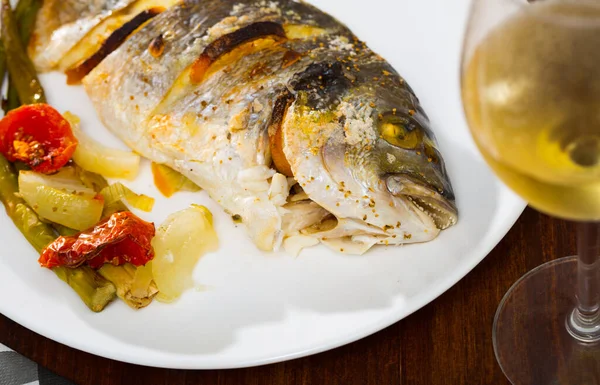 Sea Bream Baked Oven Served Asparagus Onion Tomatoes — Stock Photo, Image