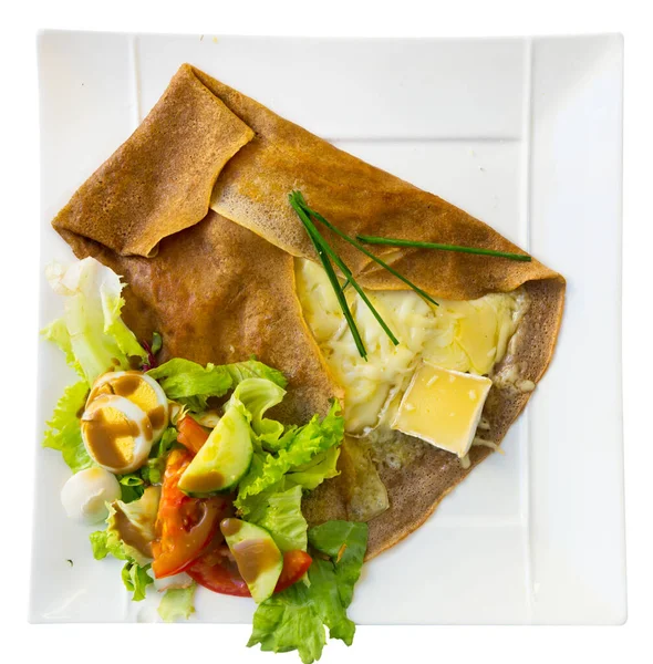 Crêpe Frite Savoureuse Fromage Fondu Salade Plat Cuisine Française Isolé — Photo